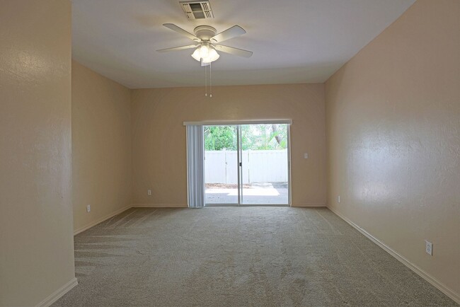 Building Photo - Forest Lake Townhomes 3620-106
