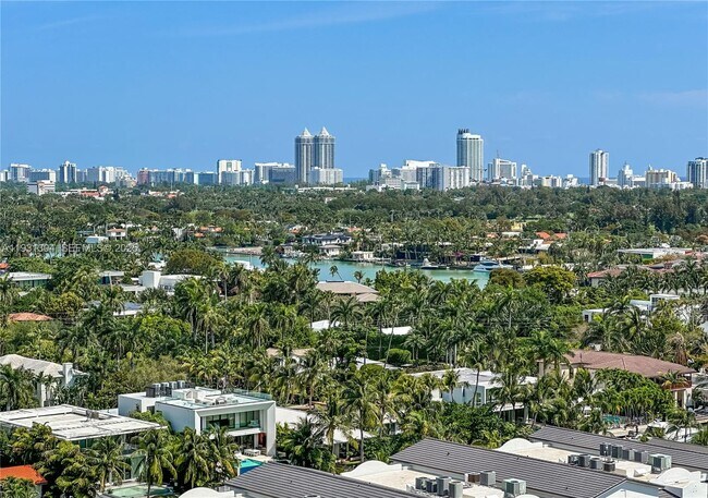 Building Photo - 1900 Sunset Harbour Dr