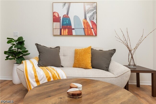 Building Photo - 1896 Crestview Way