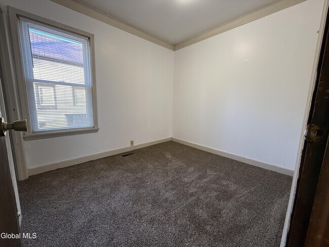 Building Photo - 30 Lexington Ave