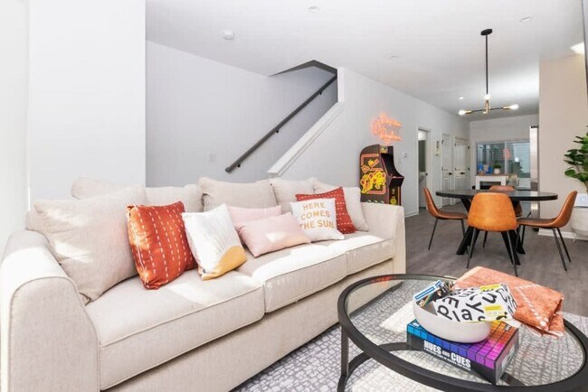 Building Photo - Wide Open Spaces - 3 Bedroom 1.5 Bath Half Double