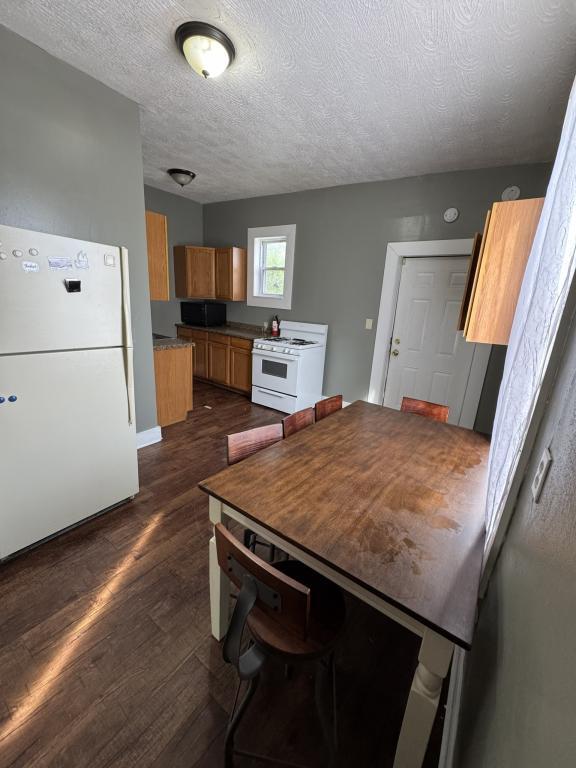 Building Photo - 1014 Considine Ave