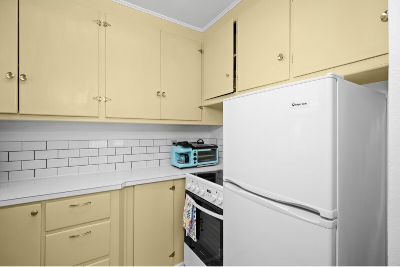 Building Photo - 801 E Lakeside Ave