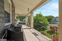 Building Photo - 660 LORAINE