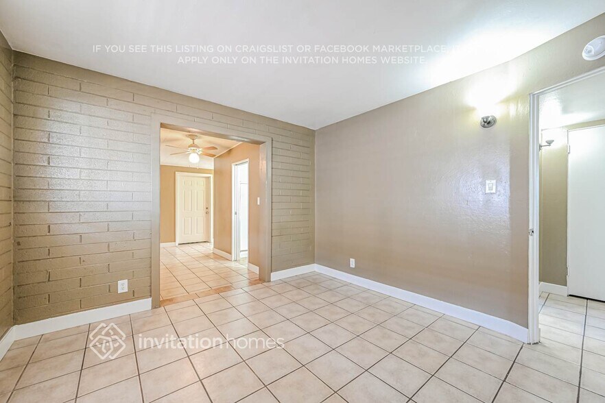 Building Photo - 11207 W Oregon Ave