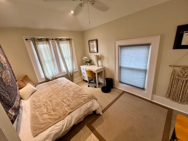 Building Photo - 246 Washington Ave