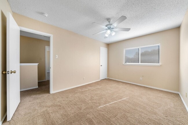 Building Photo - 7038 Cole Creek Dr