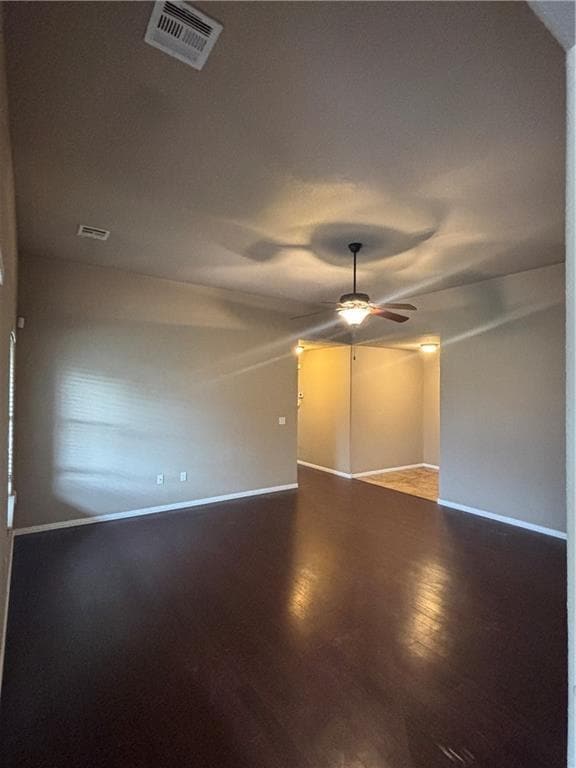 Building Photo - 320 Violet St