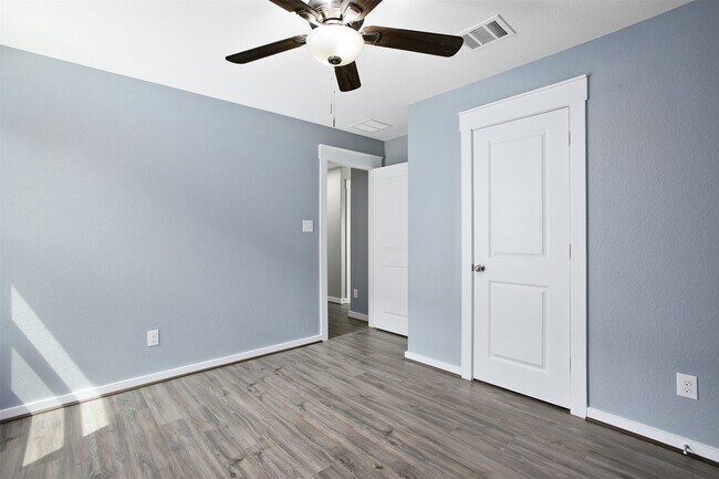 Building Photo - 2716 Bernadino Dr