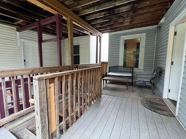 Building Photo - 42 Waugh St