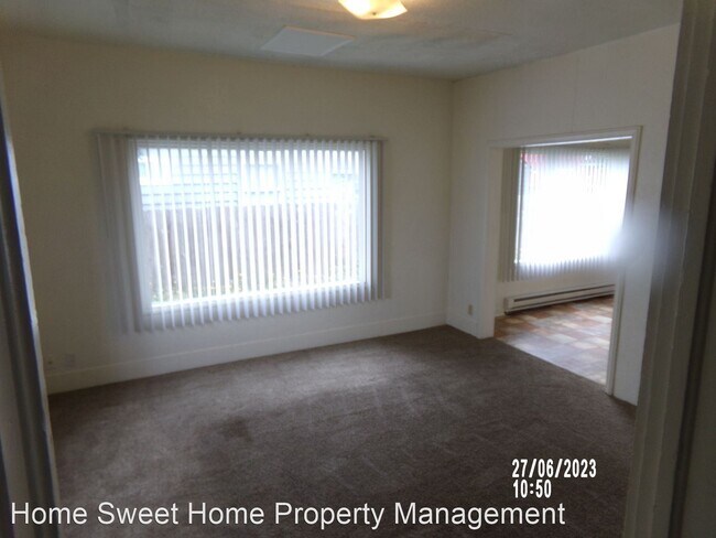 Building Photo - 3 br, 2 bath House - 715 E. First Street