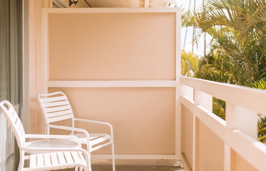 Building Photo - 525 Aleka Loop