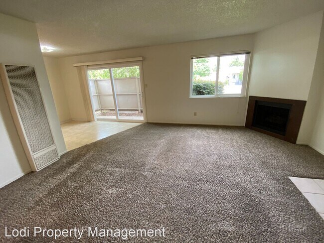 Building Photo - 715 N Church St