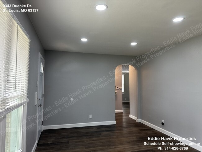 Building Photo - 9343 Duenke Dr