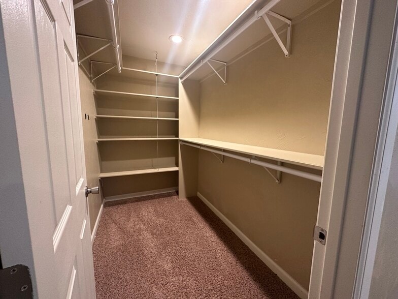 Building Photo - 6515 Last Light Ct