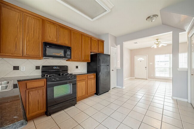 Building Photo - 206 Sydnor St