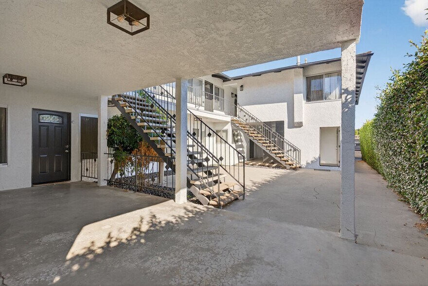 Building Photo - 1751 Cabrillo Ave