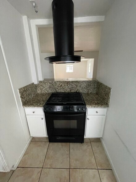 Building Photo - 1808 Franklin Ave