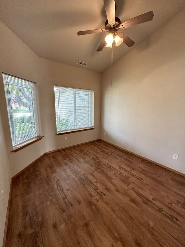 Building Photo - Breathtaking Rambler in Richland