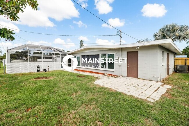 Building Photo - 2 Bedroom Pet-Friendly Home in Fort Myers,...
