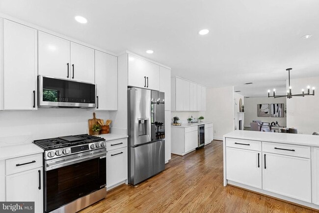 Building Photo - 6353 Crosswoods Dr