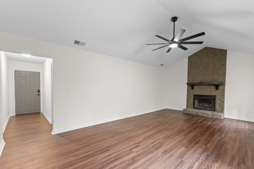 Building Photo - 16 Bitterroot Ln