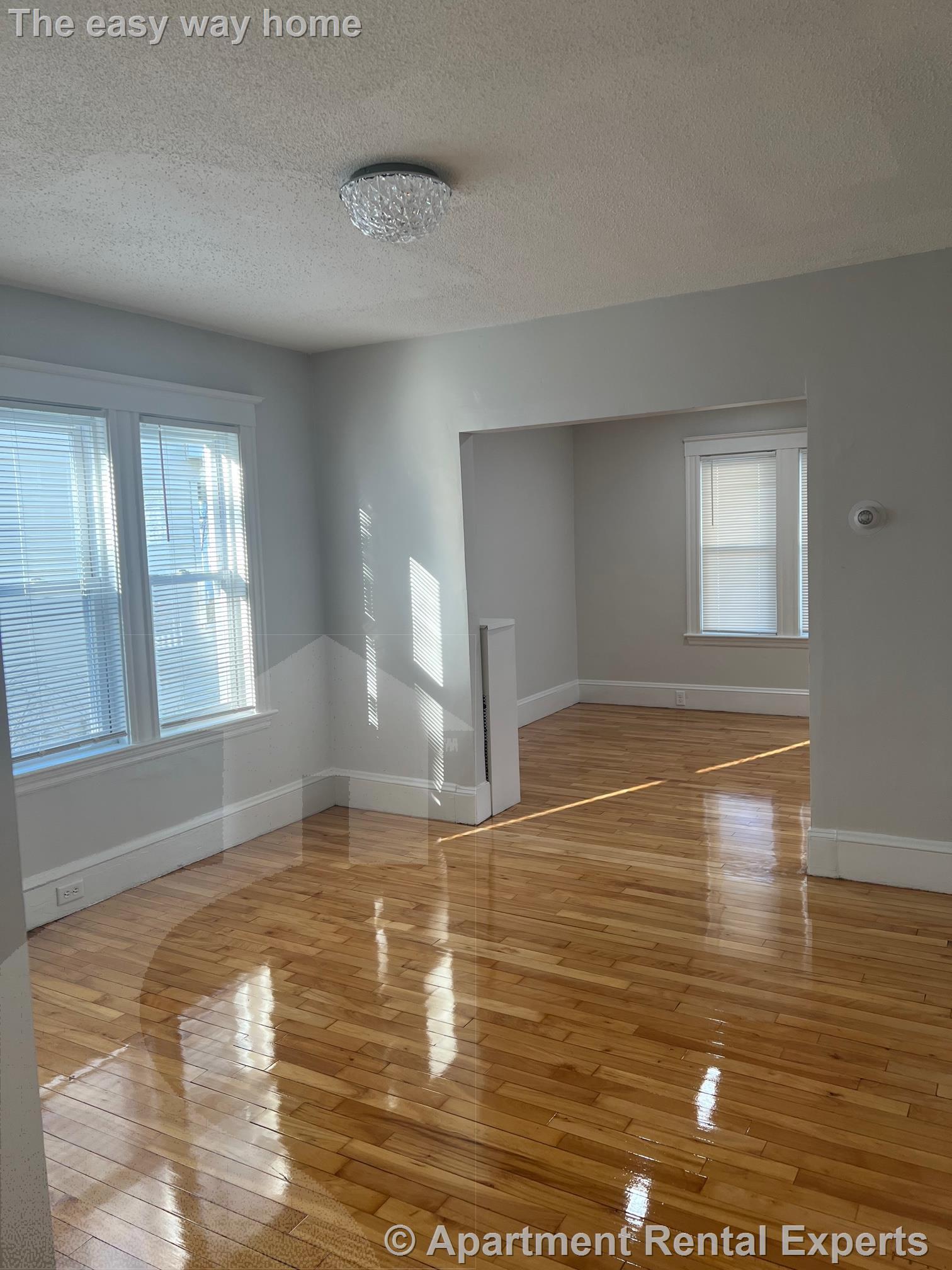 Building Photo - 10 Cady Ave