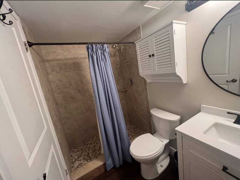 Building Photo - 1258 Pine Ridge Cir W