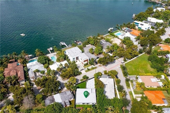 Building Photo - 1320 N Biscayne Point Rd