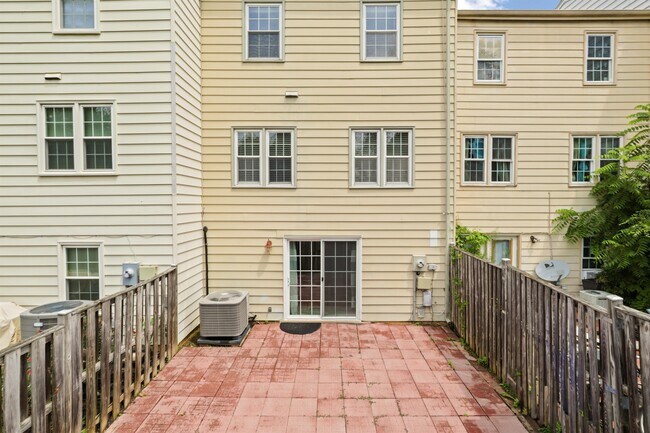 Building Photo - 9913 Longford Ct