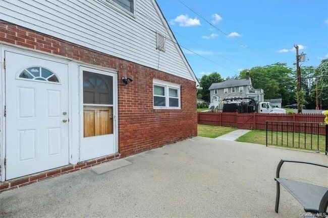 Building Photo - 428 Powell Ave