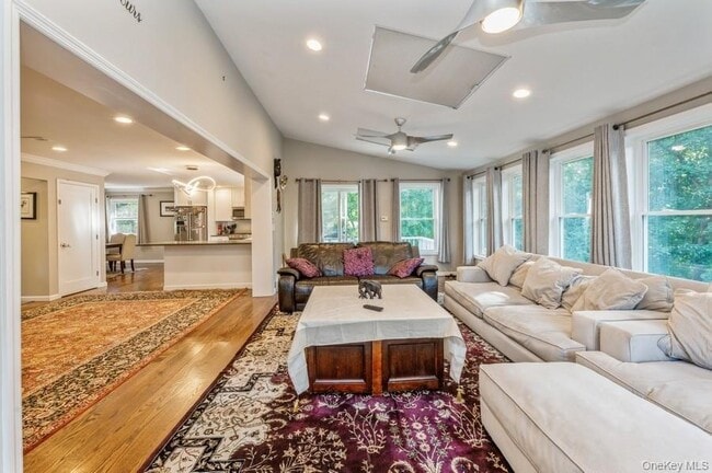 Building Photo - 516 Almena Ave