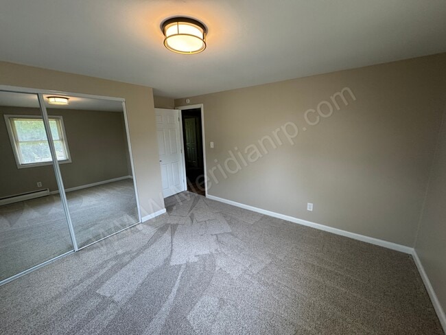 Building Photo - 4725 Maple Terrace Pkwy