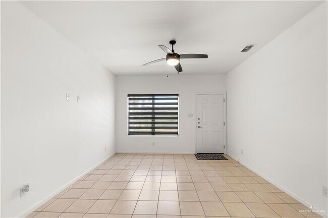 Building Photo - 418 N 3rd St