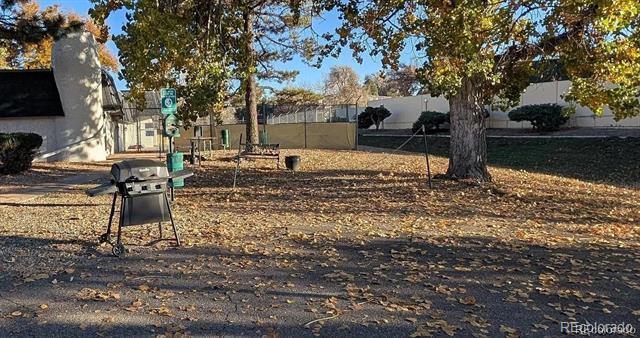 Building Photo - 140 E Highline Cir