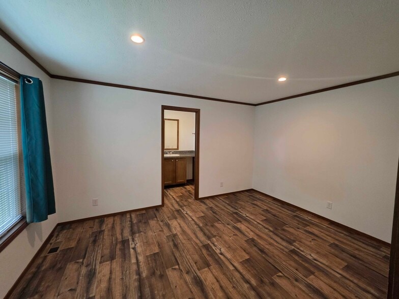 Building Photo - 36 Meggan Dr