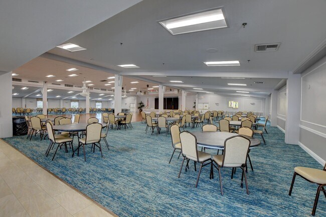 Building Photo - 72 Newport D