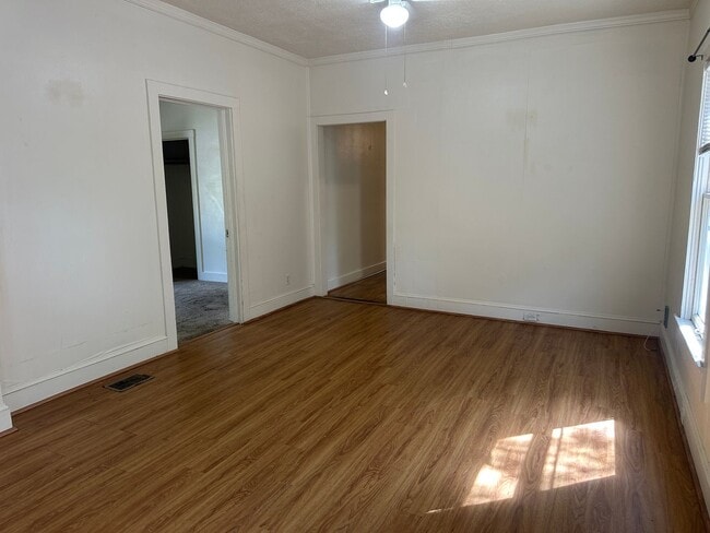 Building Photo - Charming Home with Modern Updates in Leesburg!