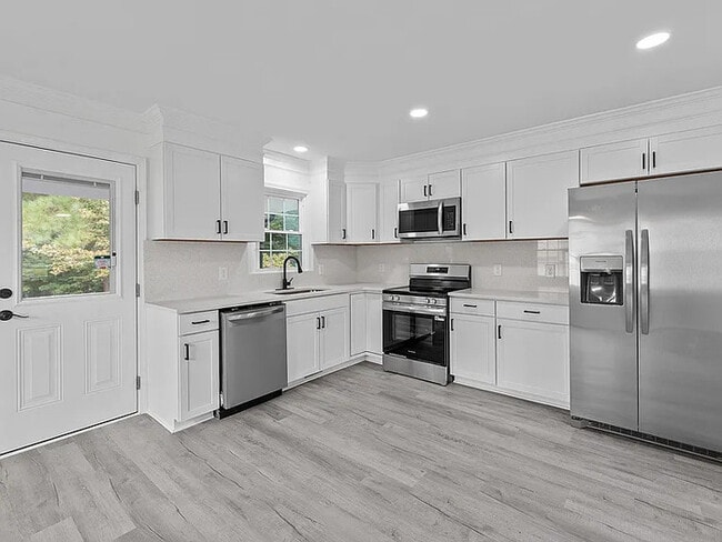 Building Photo - Lease OR Lease to Own