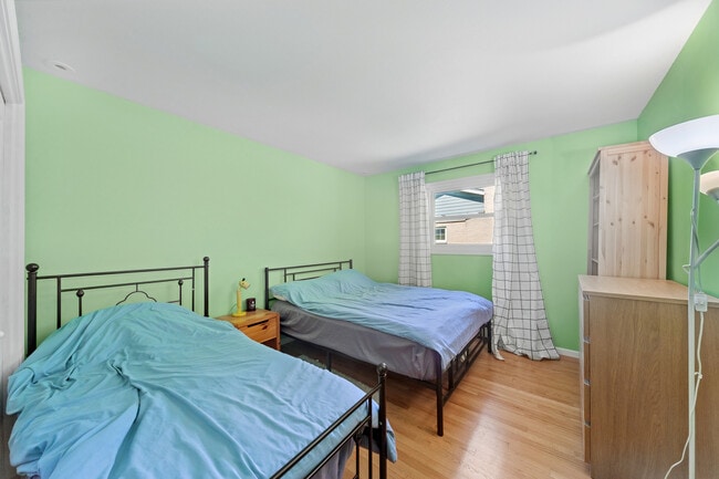Building Photo - 1663 Longvalley Dr