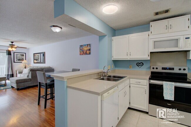 Building Photo - 8471 Yadkin Cir