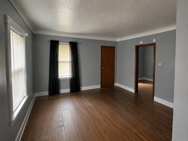 Building Photo - 7006 Clement Ave