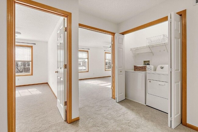 Building Photo - 9649 Alvarado Ln N