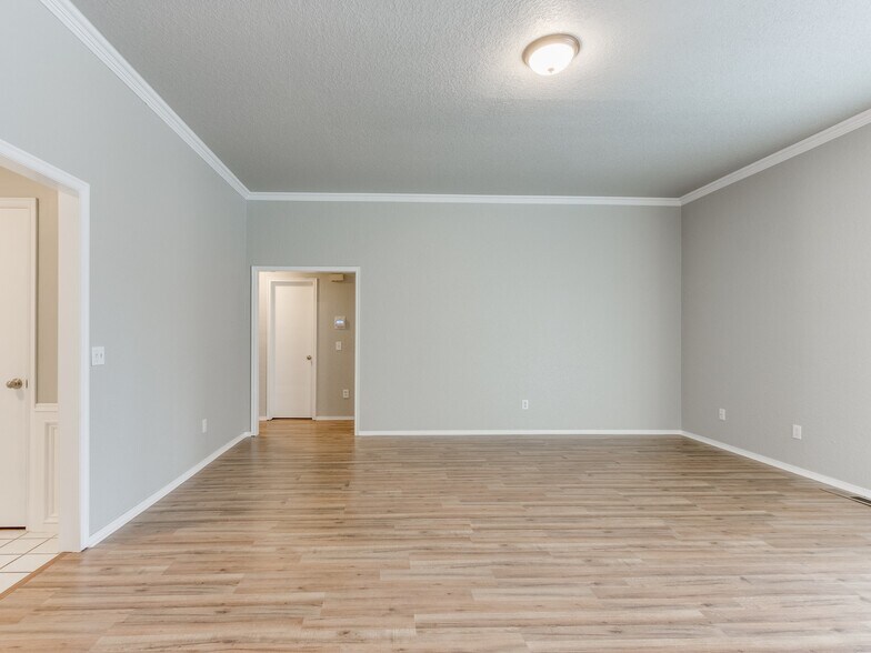 Building Photo - 509 Bluegrass Ln