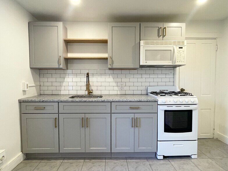 Primary Photo - 27 W James St