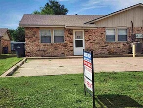 Building Photo - 7938 NW Crossland Cir