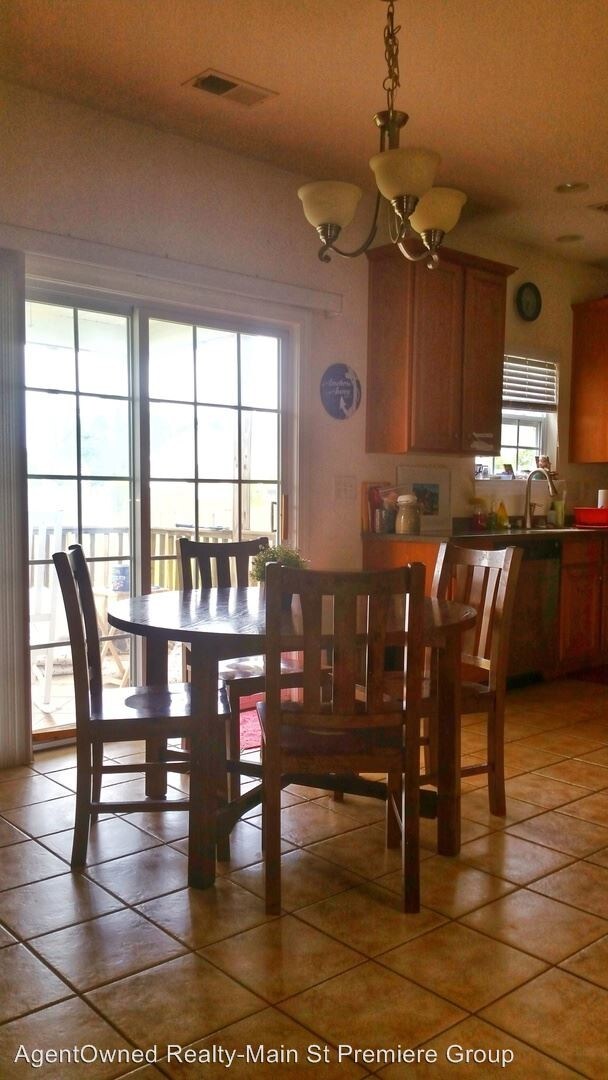 Building Photo - 4 br, 2.5 bath House - 5234 Mulholland Dr