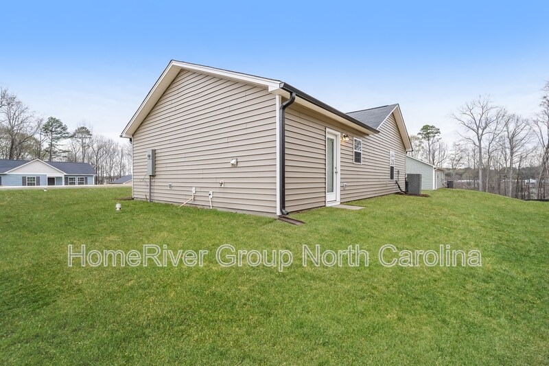 Building Photo - 2815 Carrollwood Dr