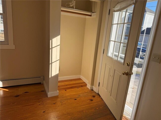 Building Photo - 31 Powel Ave