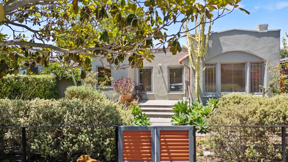 Primary Photo - 213 6th Ave